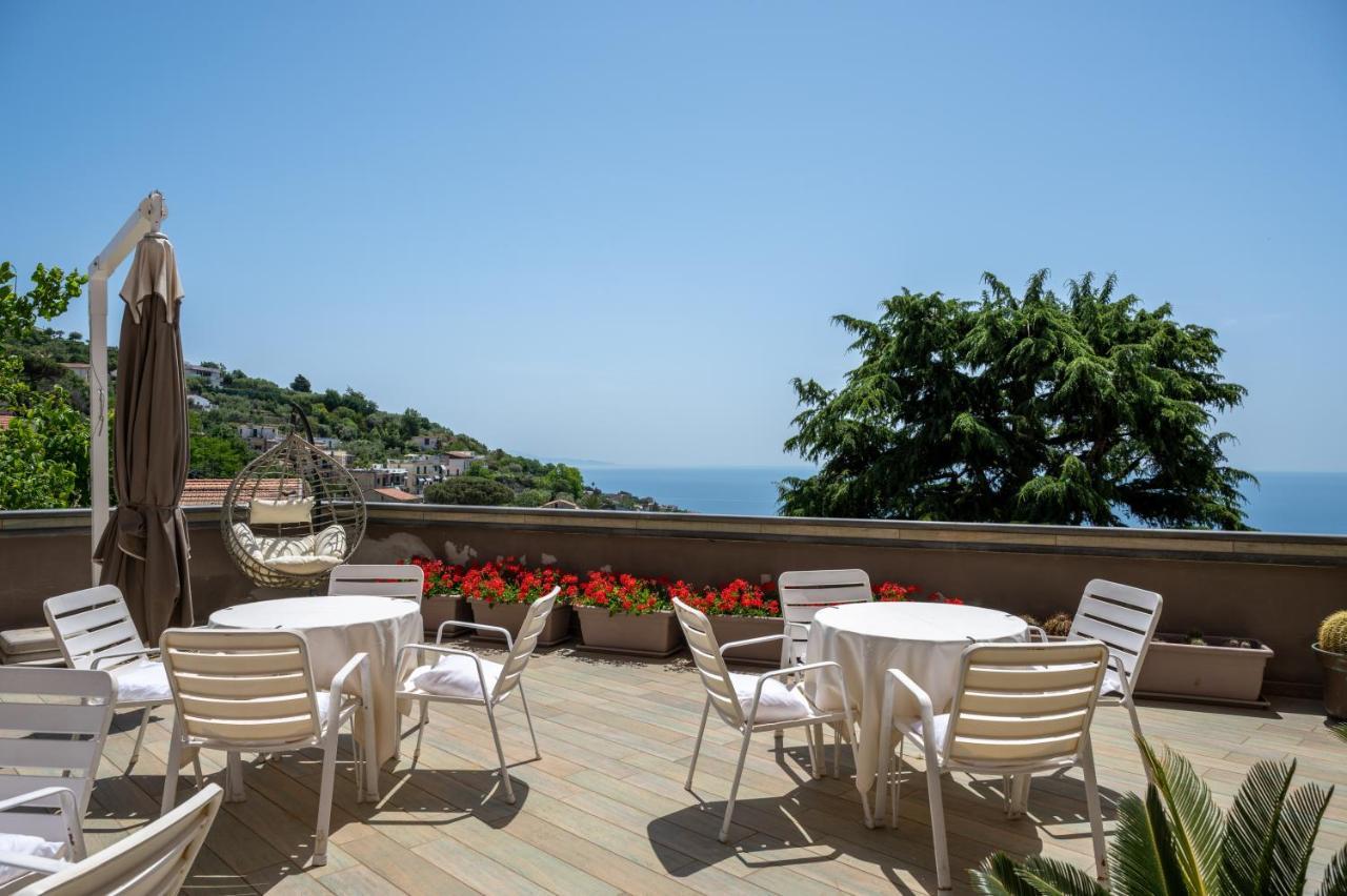 Hotel Montana 산트아구타수이두에골피 외부 사진