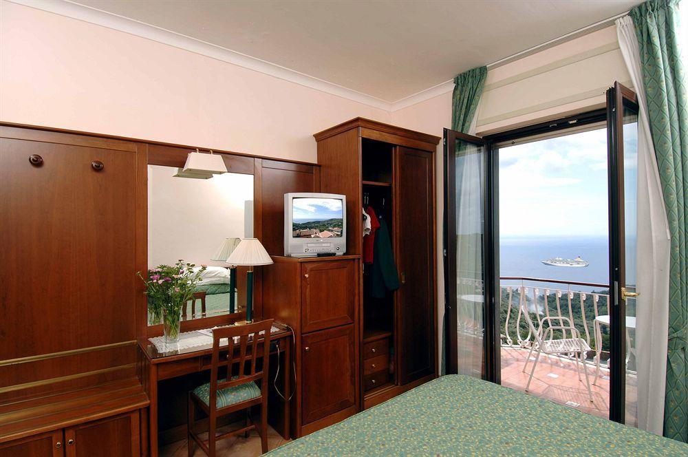 Hotel Montana 산트아구타수이두에골피 외부 사진