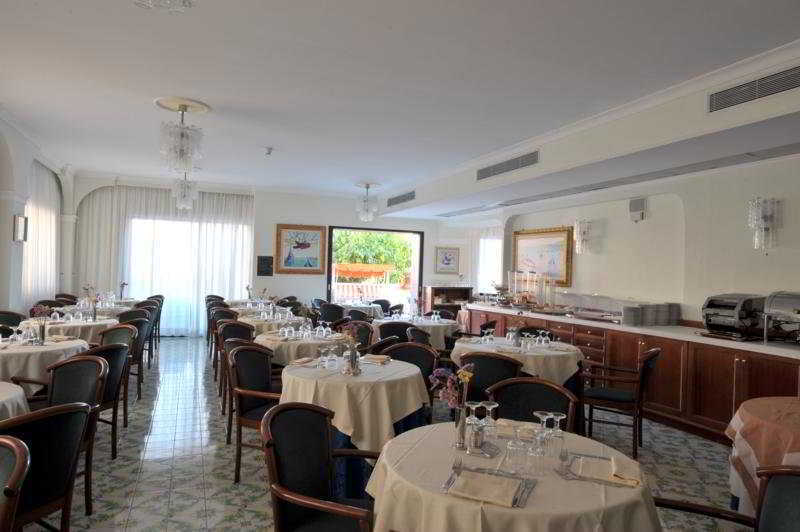 Hotel Montana 산트아구타수이두에골피 외부 사진