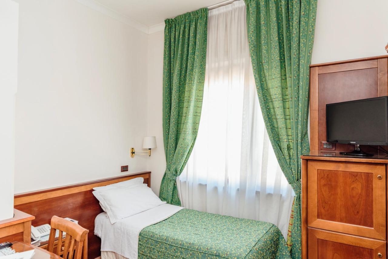 Hotel Montana 산트아구타수이두에골피 외부 사진