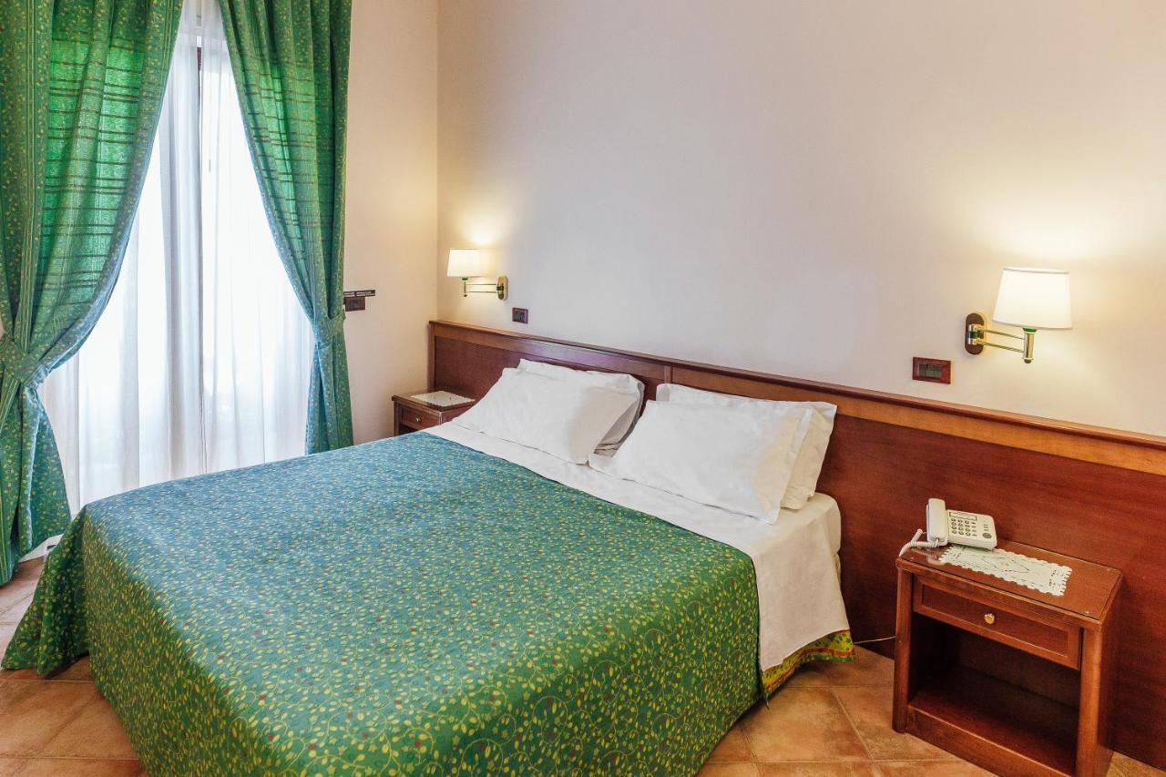 Hotel Montana 산트아구타수이두에골피 외부 사진